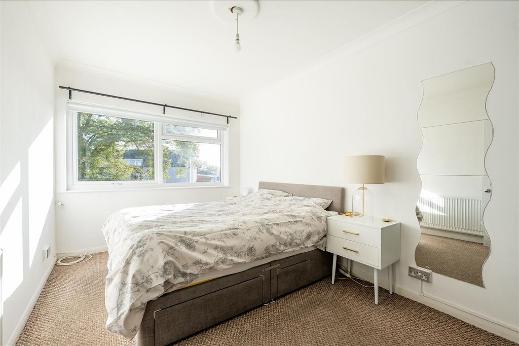 Property photo 3 of 17 5