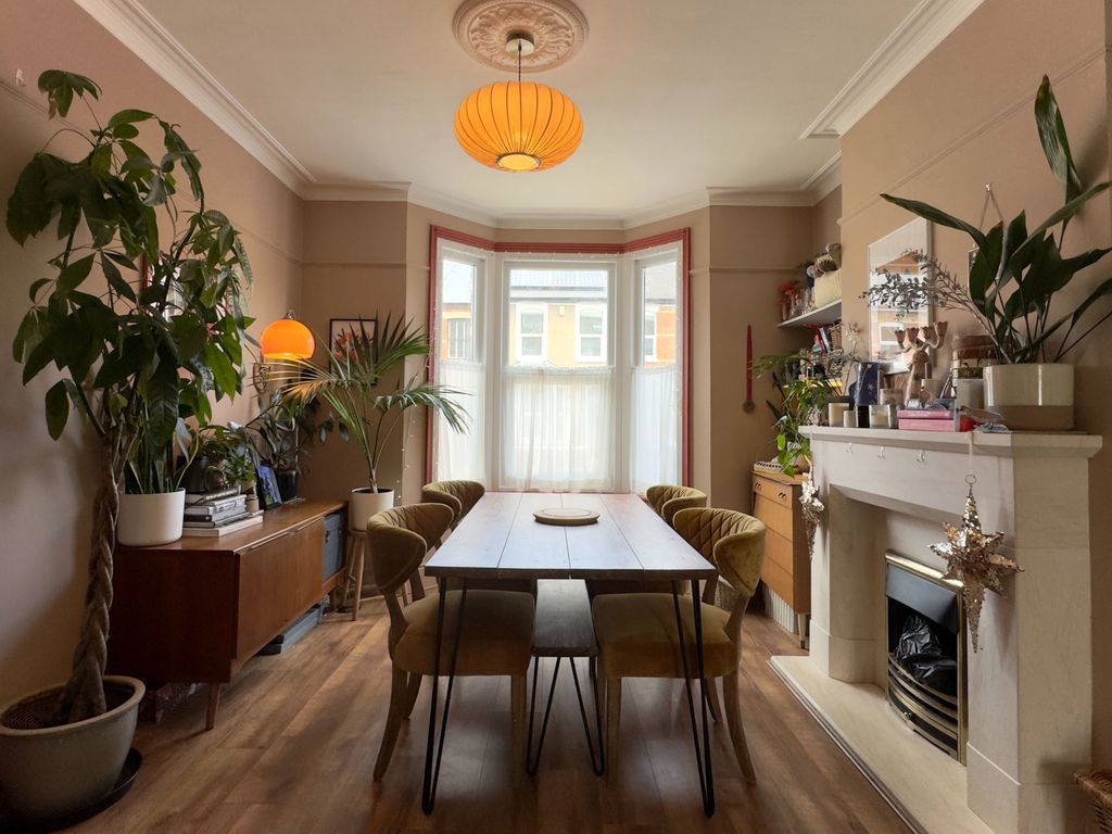 Property photo 1 of 27