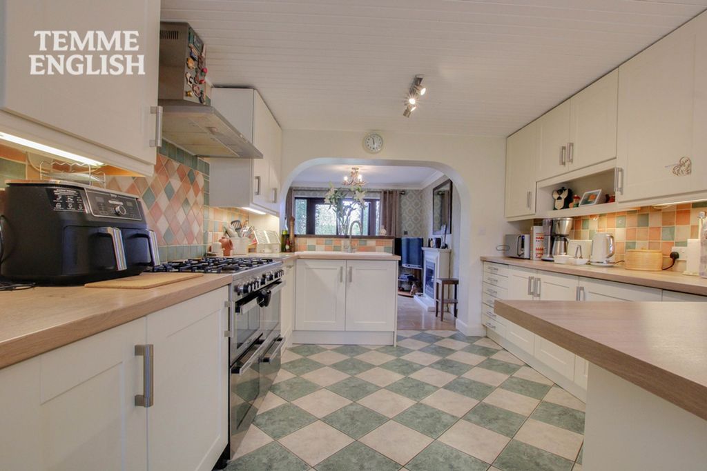 Property photo 2 of 38