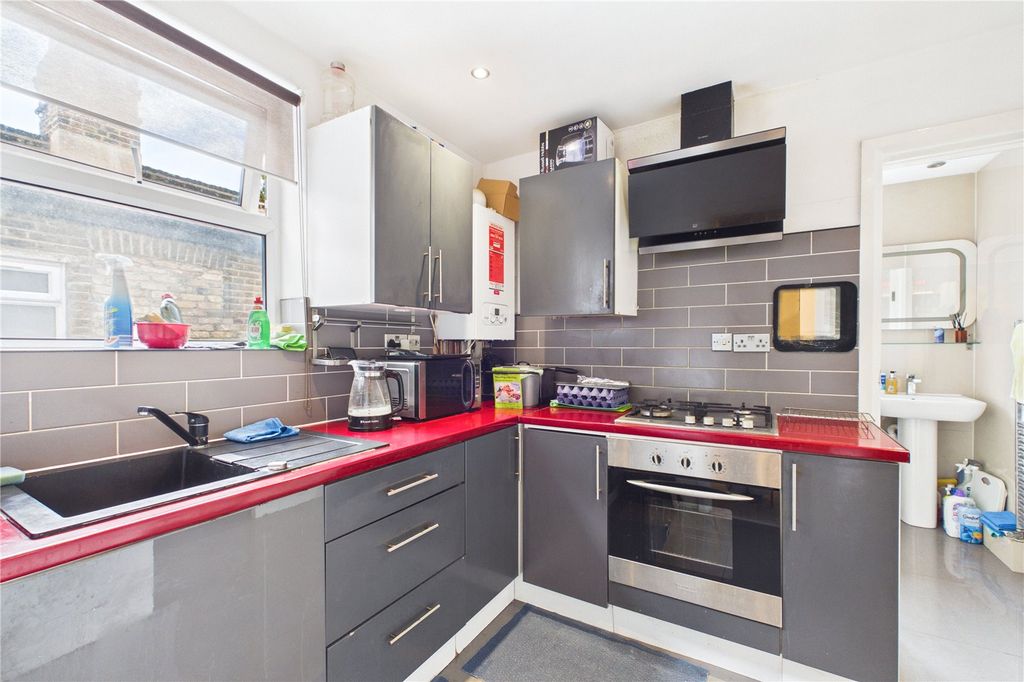 Property photo 2 of 10 Picture No. 12
