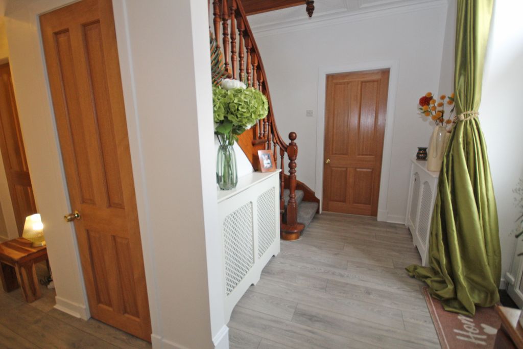 Property photo 3 of 33