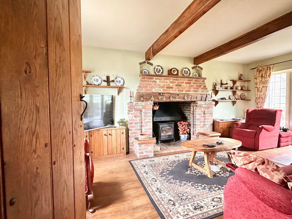 Property photo 3 of 34