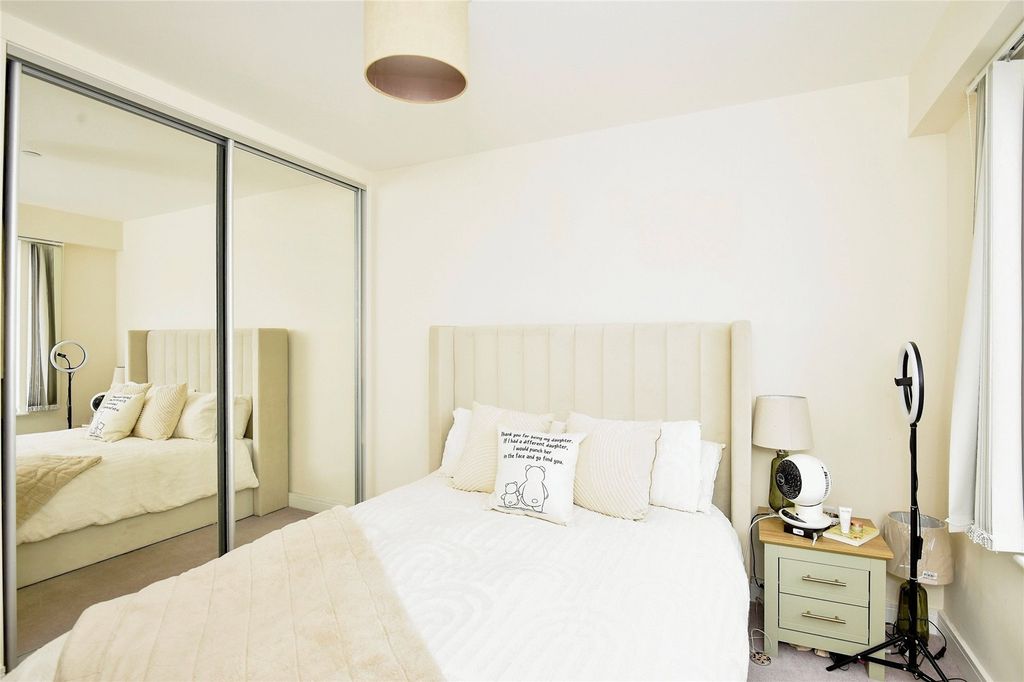 Property photo 2 of 15 Picture No. 05