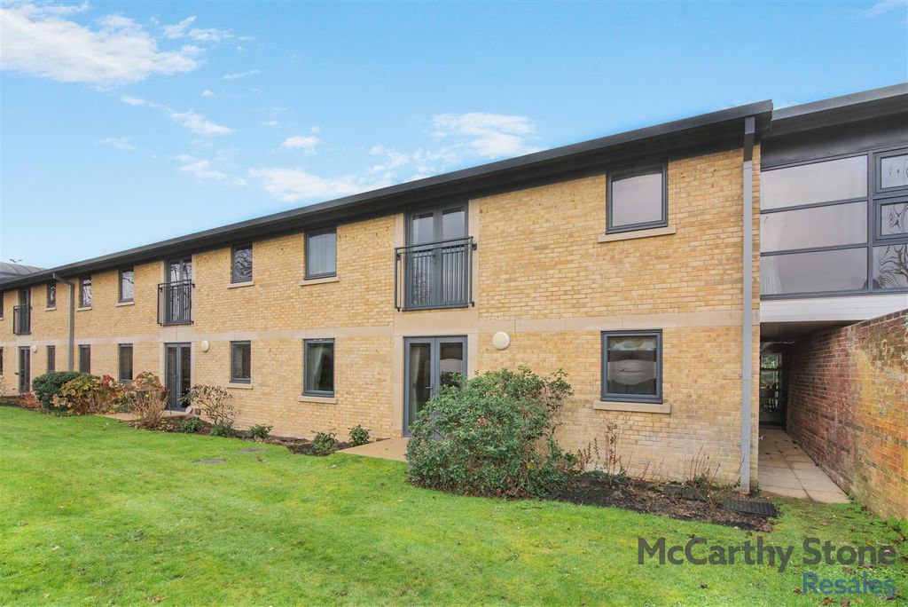 Property photo 1 of 35 8673064-Exterior05.Jpg