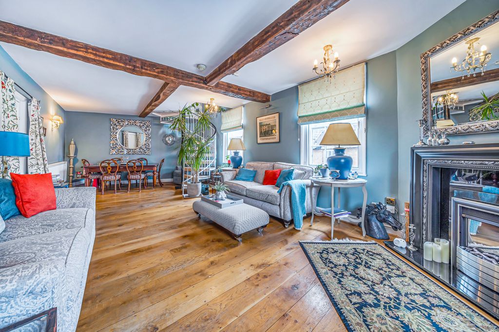 Property photo 3 of 18