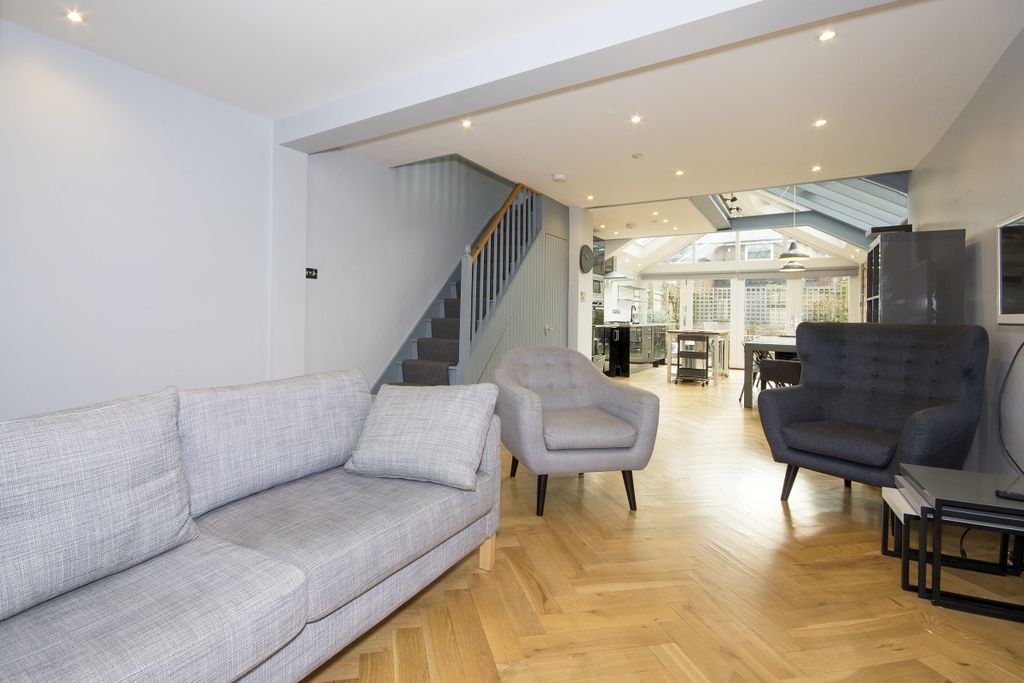 Property photo 3 of 20 Image (102)