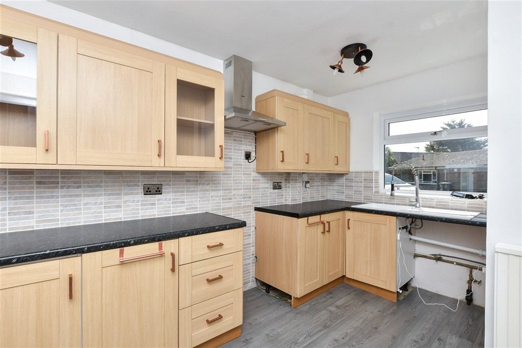 Property photo 1 of 10 Kitchen
