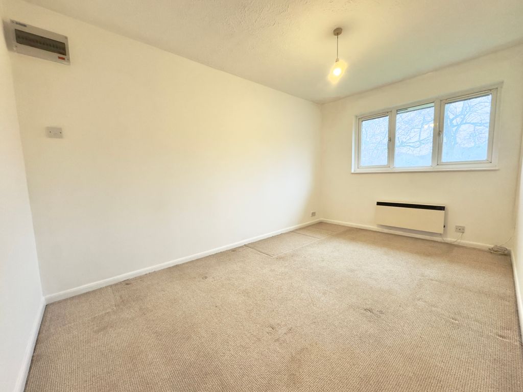 Property photo 3 of 14 Bedroom 1