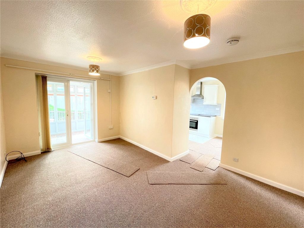 Property photo 2 of 8 Picture No. 13