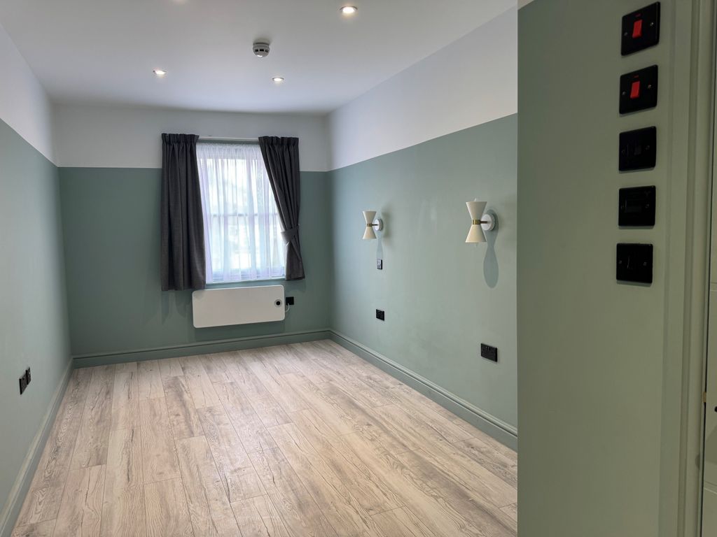 Property photo 3 of 3 Room