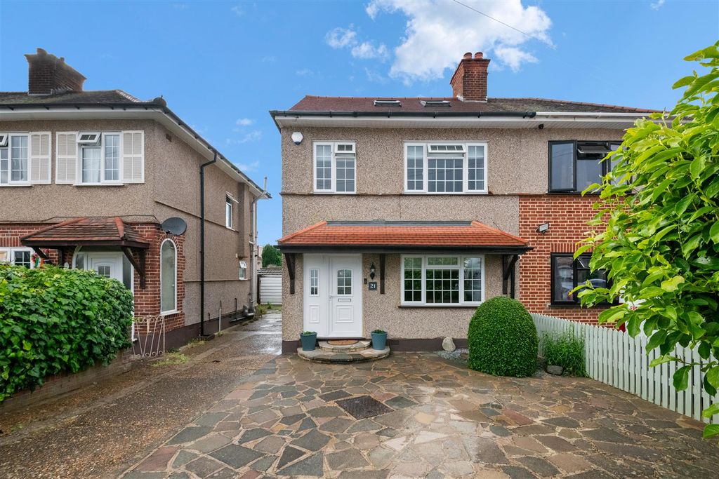 Property photo 1 of 18