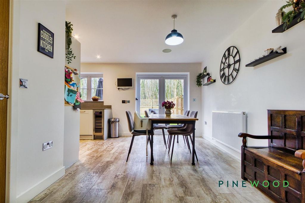 Property photo 3 of 24 Kitchen / Dining Room