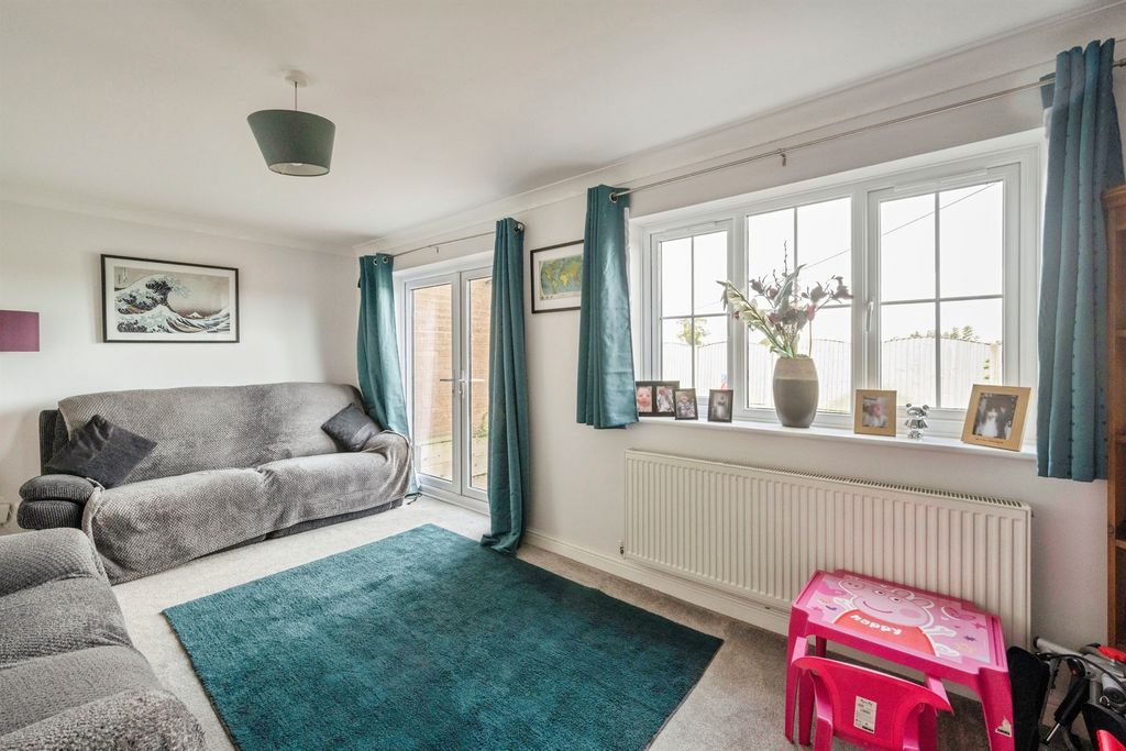 Property photo 3 of 14