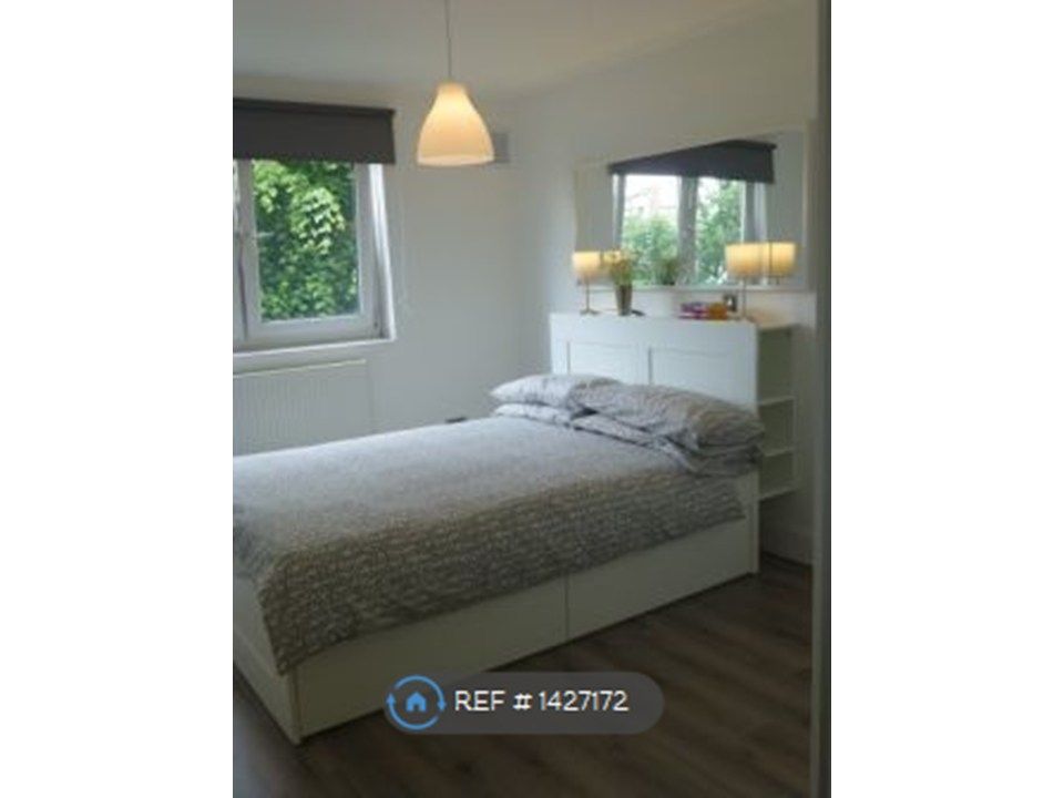 Property photo 2 of 6 Bedroom 1