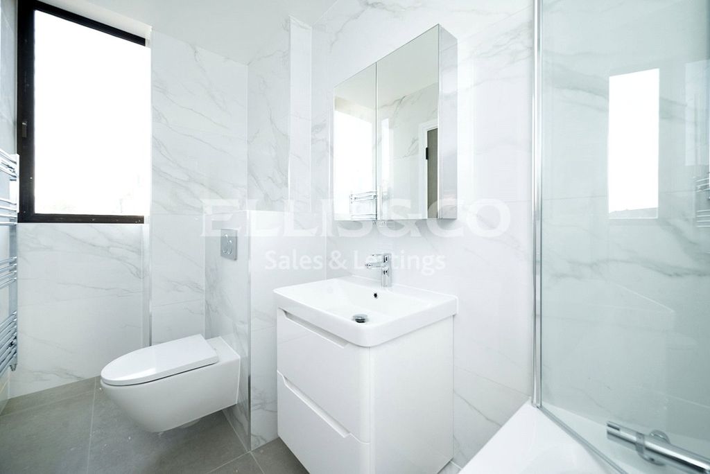 Property photo 2 of 9 Picture No. 22