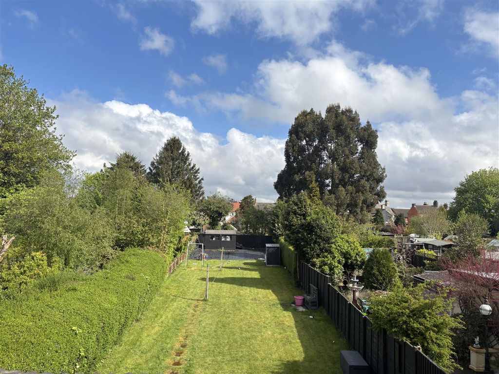 Property photo 2 of 27 Rear Garden