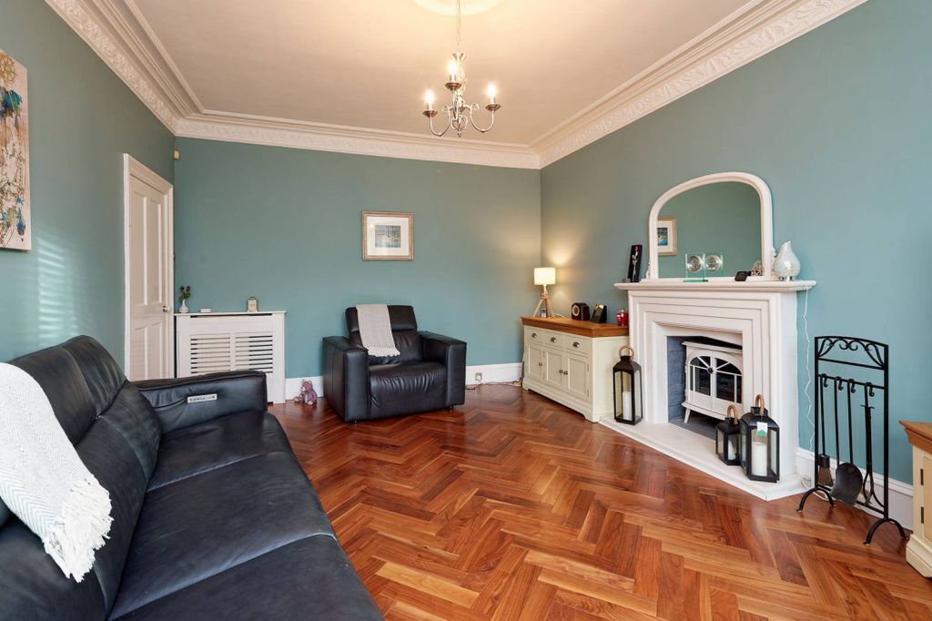 Property photo 3 of 25