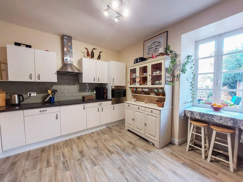 Property photo 2 of 24