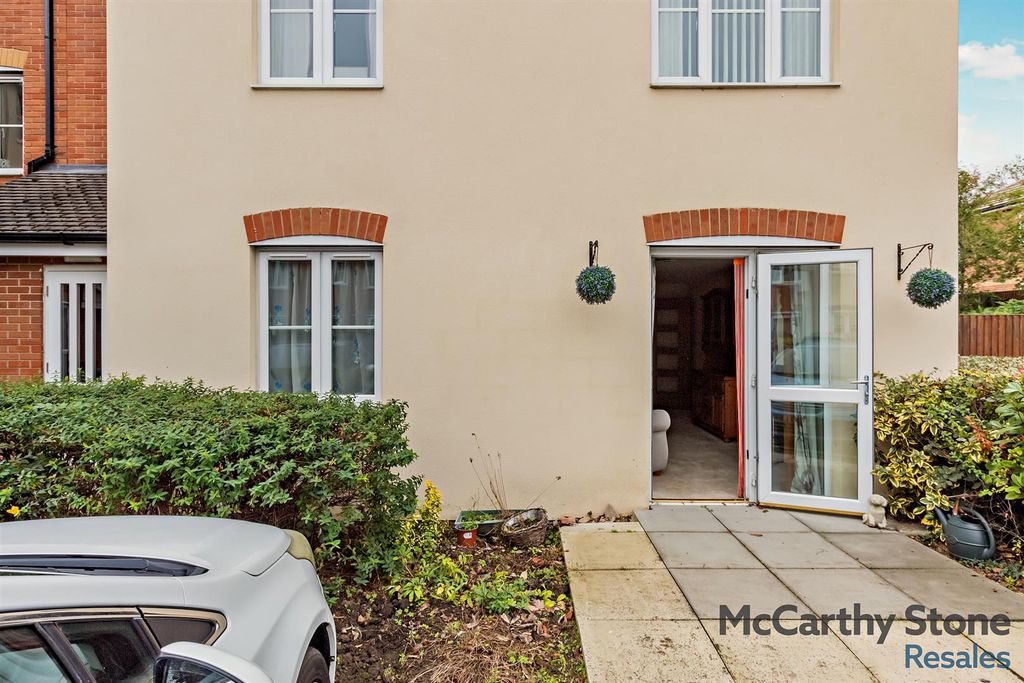 Property photo 1 of 22 8667549-Exterior01-800.Jpg