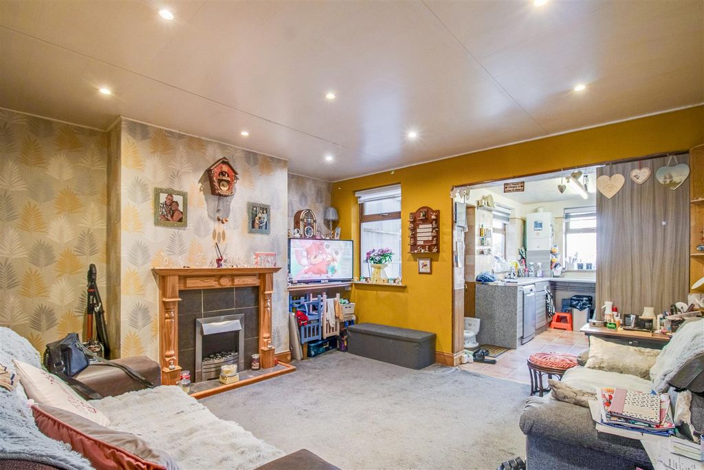 Property photo 3 of 8 Living Room