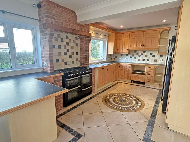 Property photo 3 of 11 Photo 6