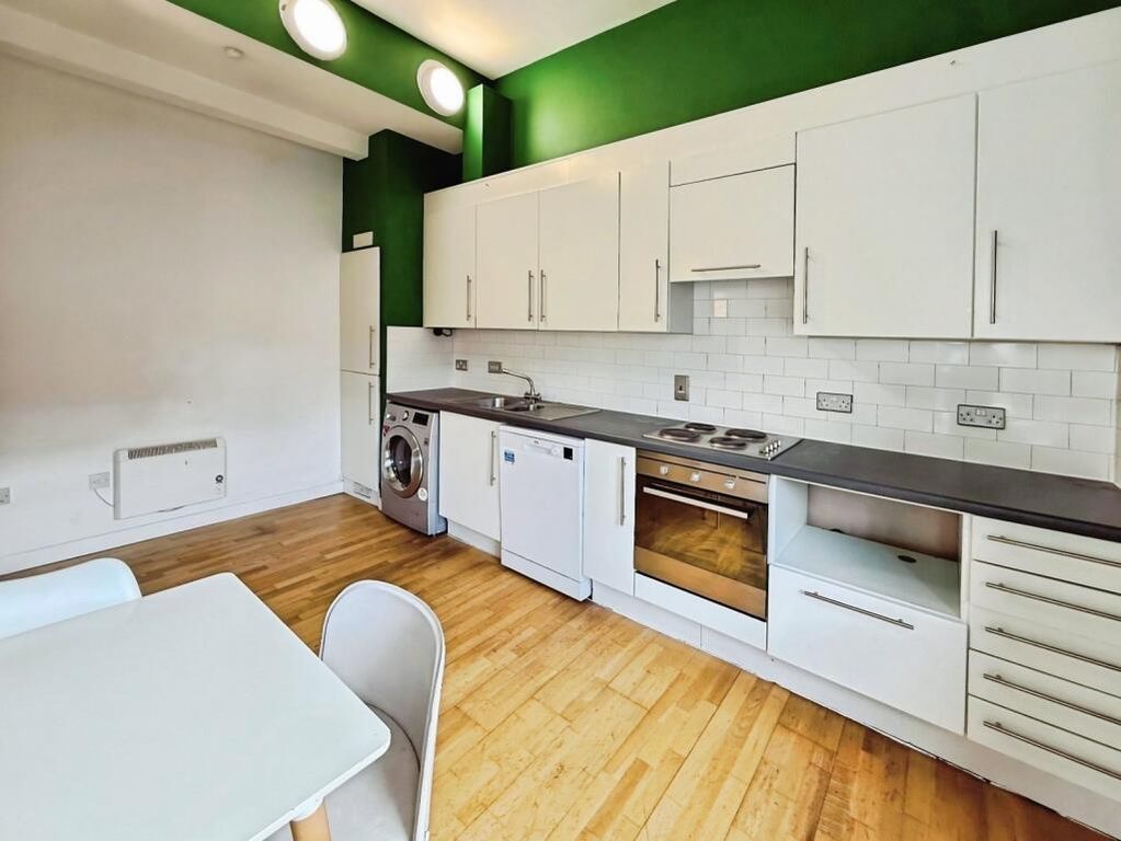 Property photo 1 of 4 1 Bed Flat To Rent Foxley Road, London Sw9