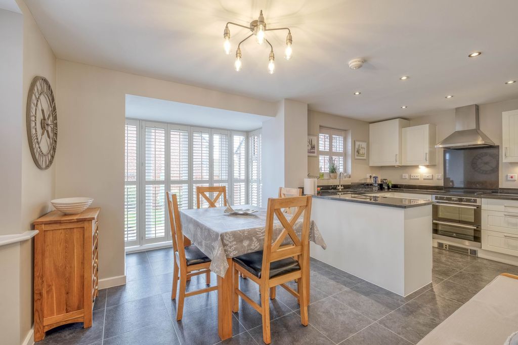 Property photo 2 of 23