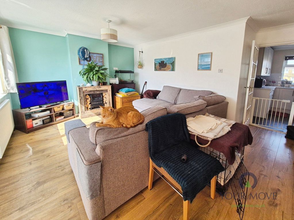Property photo 2 of 15 Living Room