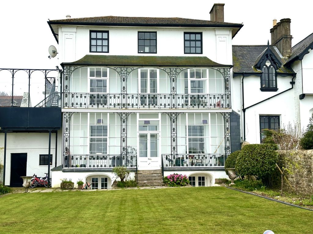 Property photo 2 of 13