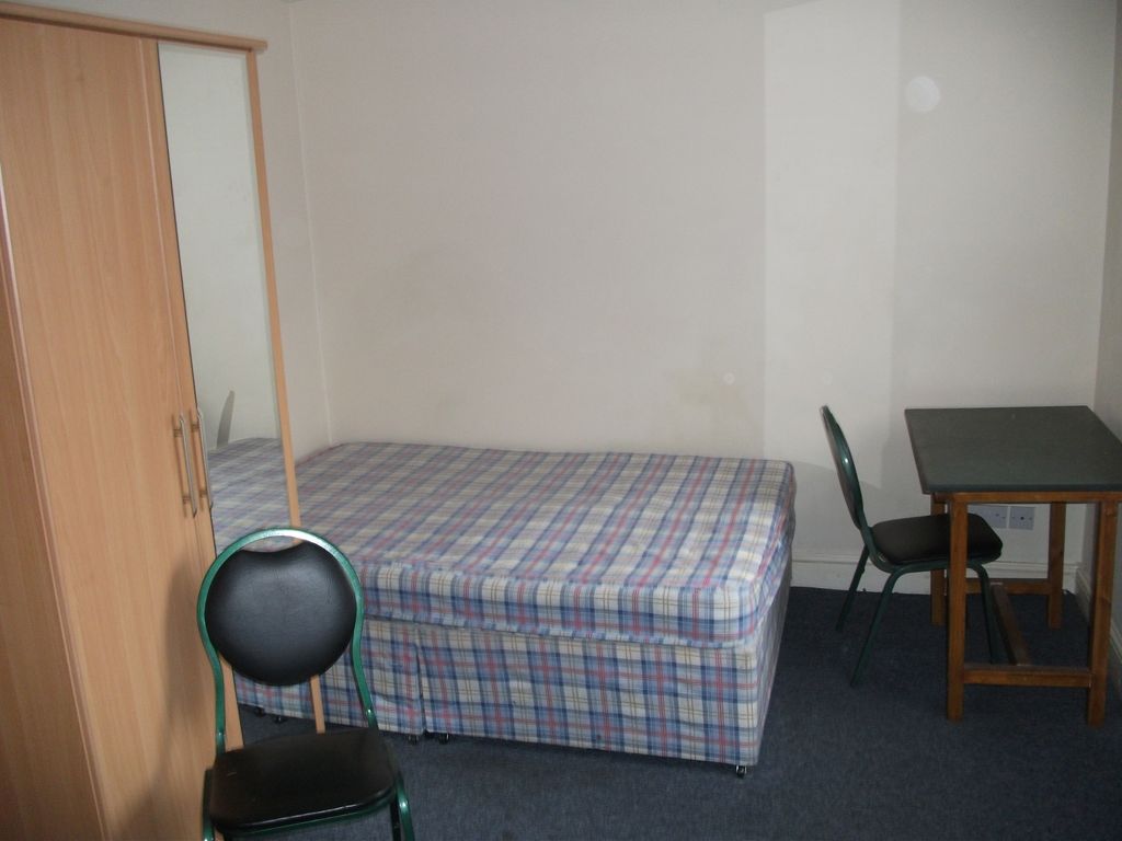 Property photo 2 of 3