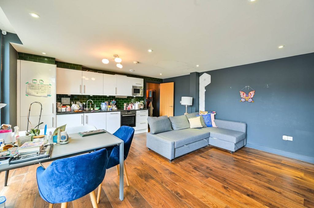 Property photo 2 of 9