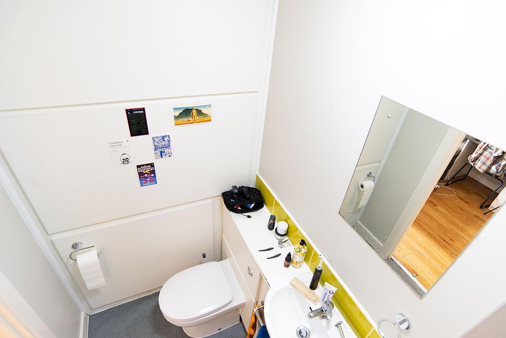 Property photo 3 of 12 Bathroom