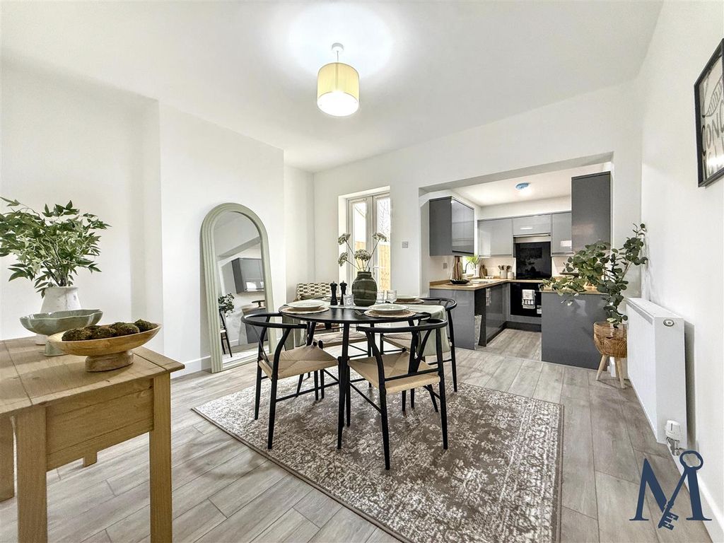 Property photo 2 of 23 Dining Room