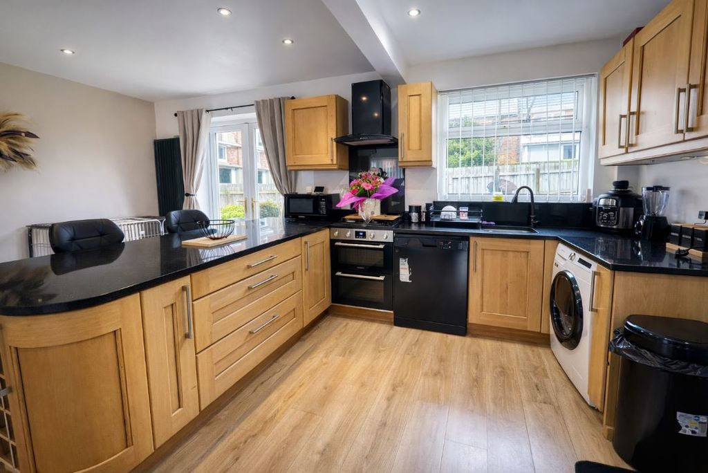 Property photo 2 of 10 Photo 2