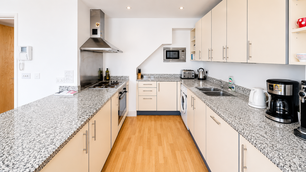 Property photo 3 of 10 Kitchen - Angle 1