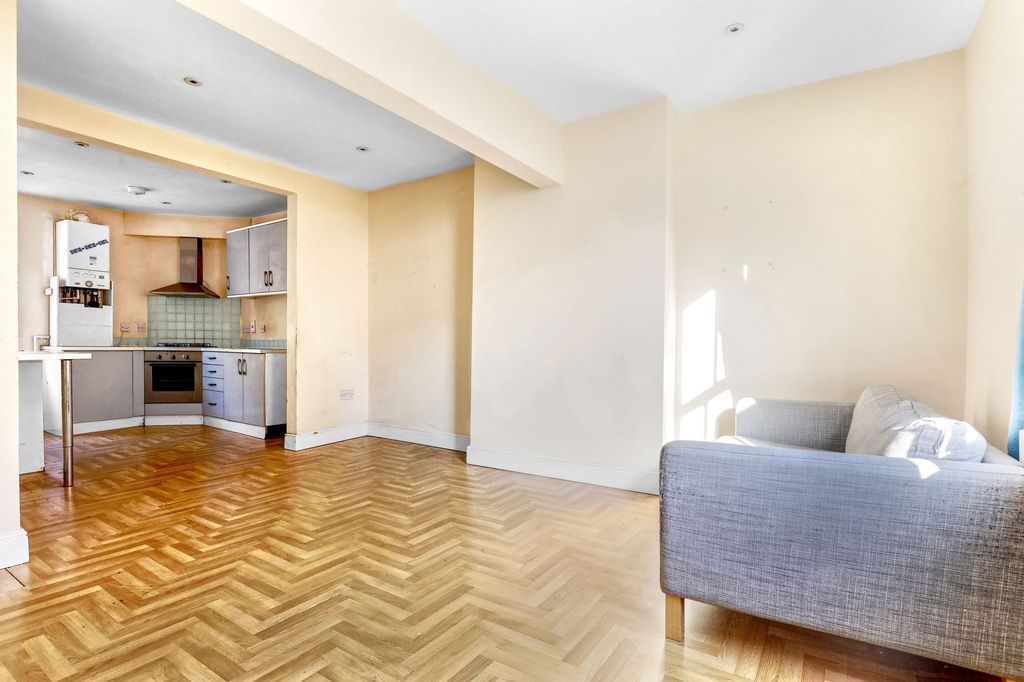 Property photo 2 of 7