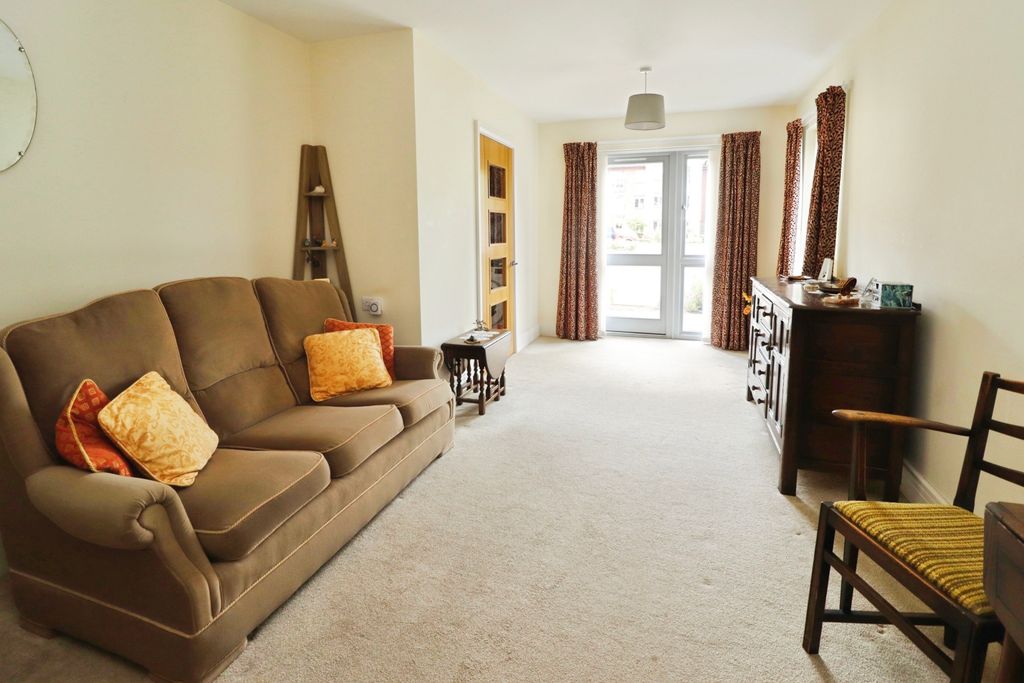 Property photo 3 of 12