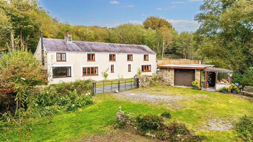 Property photo 1 of 41