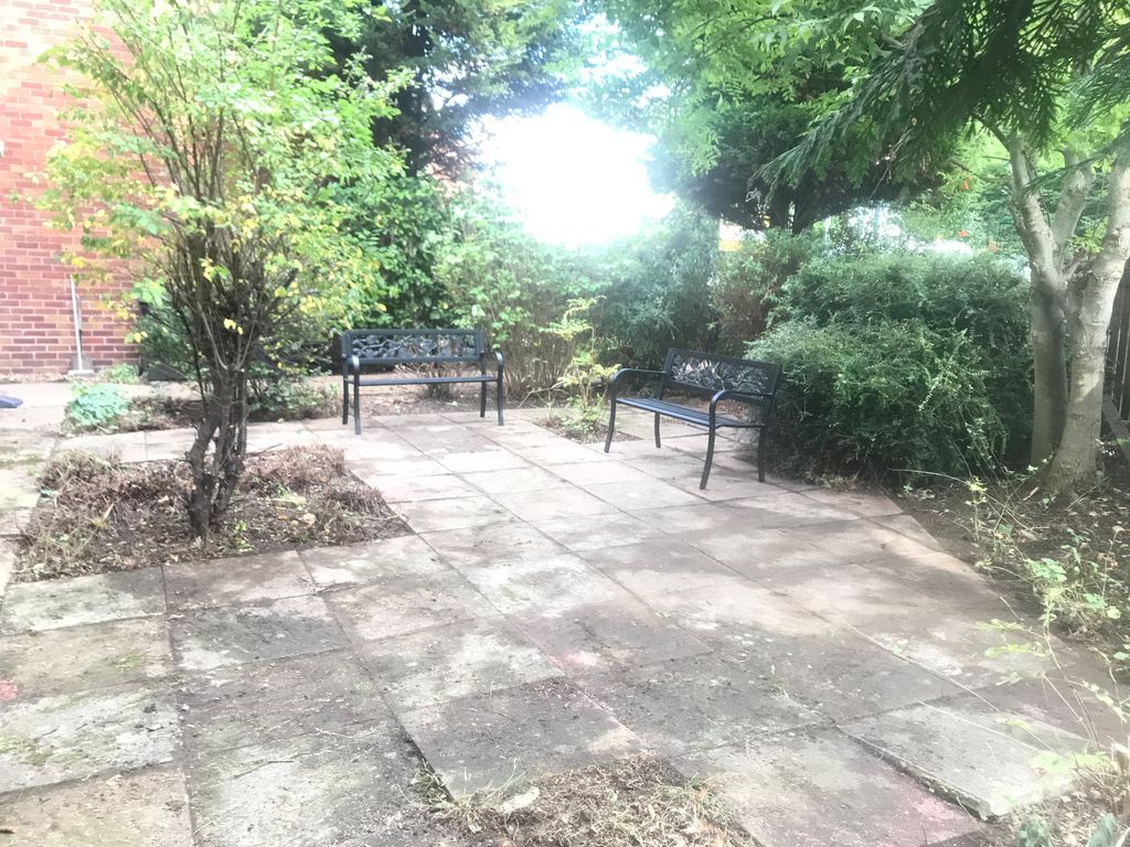 Property photo 2 of 4 Garden