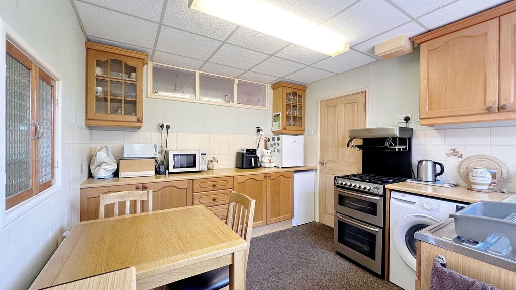 Property photo 2 of 26 Kitchen
