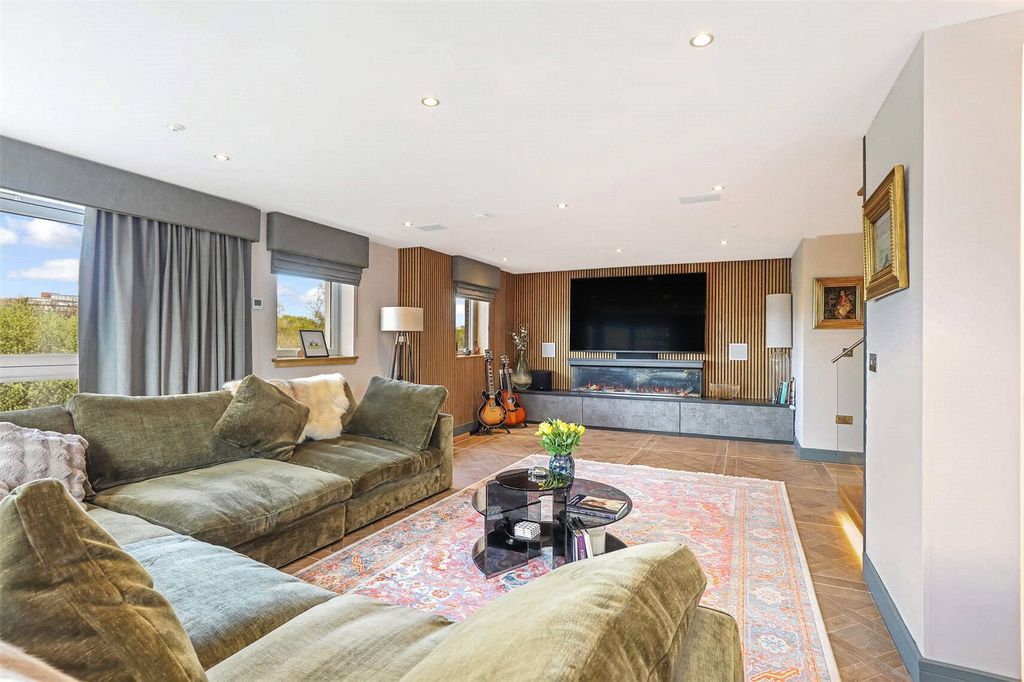 Property photo 2 of 22 Picture No. 02