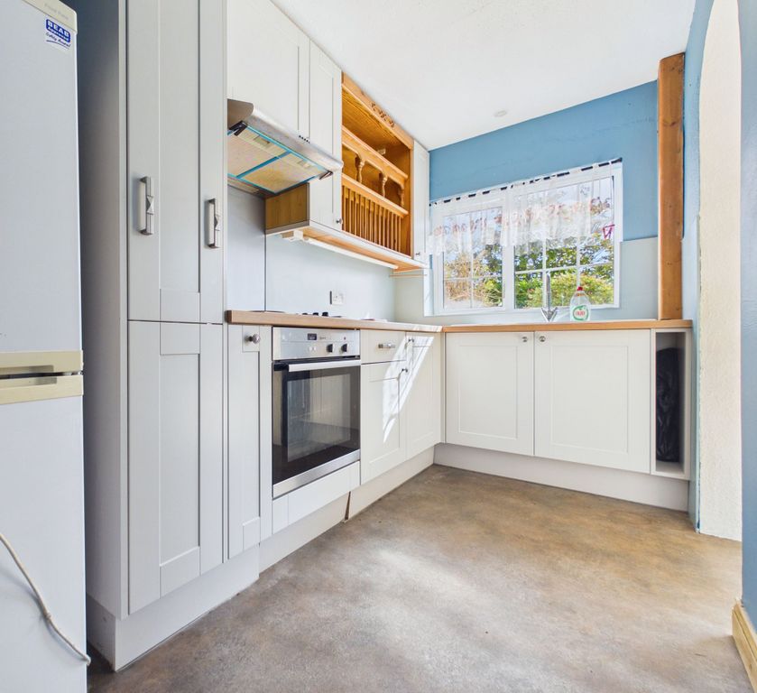 Property photo 2 of 16 Kitchen