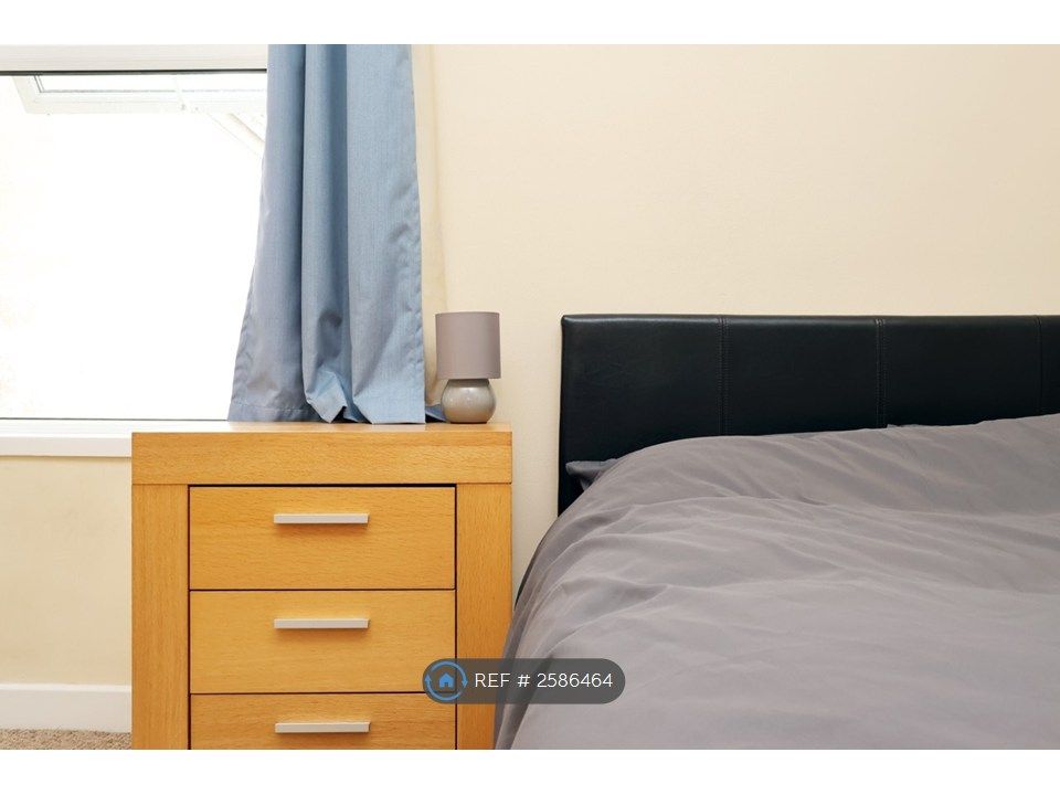 Property photo 2 of 35