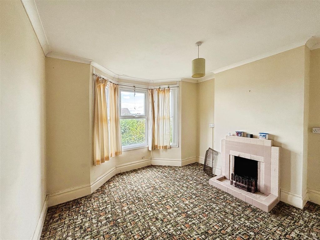 Property photo 3 of 15 Living Room
