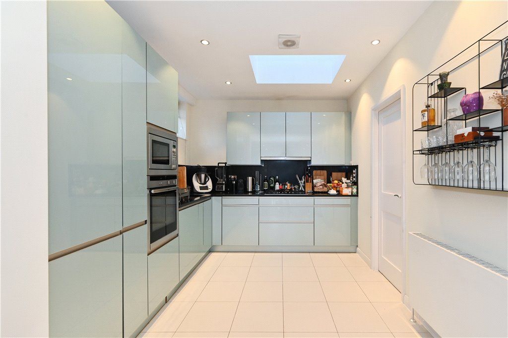 Property photo 3 of 18 Picture No. 10