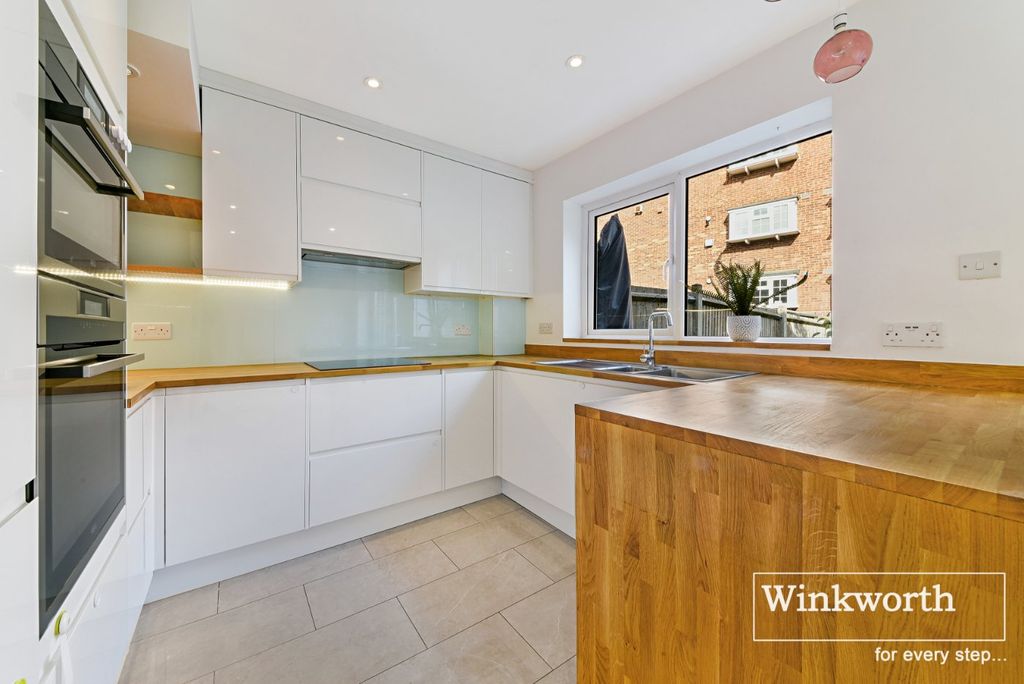 Property photo 2 of 13 Picture No. 10