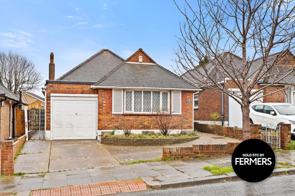 Property photo 1 of 12 Front (Exterior)