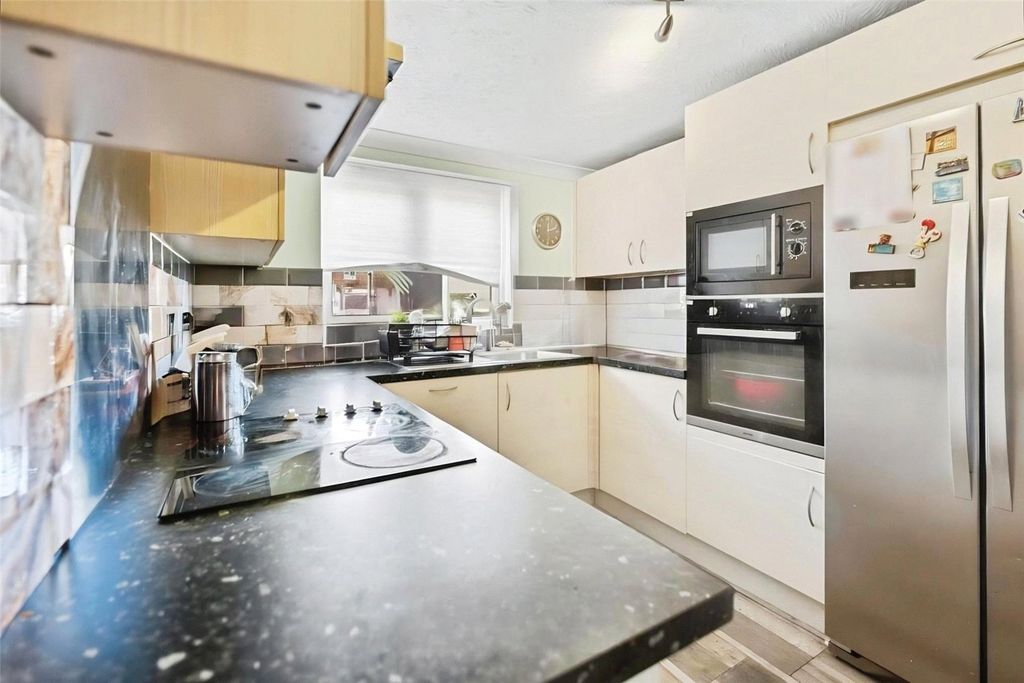 Property photo 3 of 17 Picture No. 28