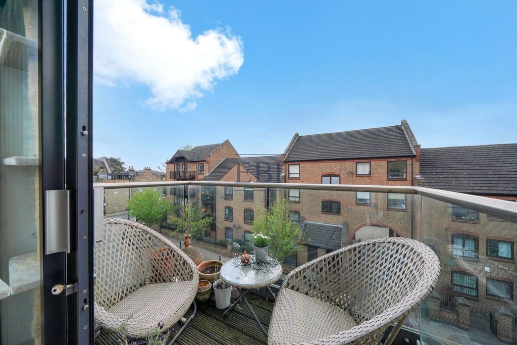 Property photo 2 of 17 Picture No. 12