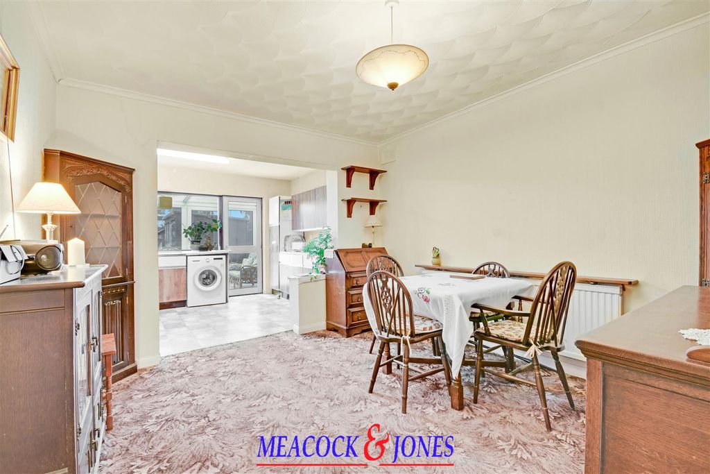 Additional image 9 of 4 bed detached bungalow for saleMount Pleasant Avenue, Hutton, Brentwood CM13